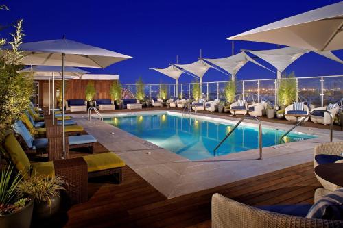 Imagen de la piscina del Hotel Hyatt Centric The Pike Long Beach. Foto 10