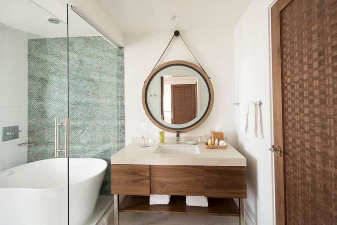 Imagen de la habitación del Hotel Hyatt Centric Waikiki Beach. Foto 8