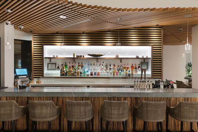 Imagen del bar/restaurante del Hotel Hyatt Centric Waikiki Beach. Foto 4