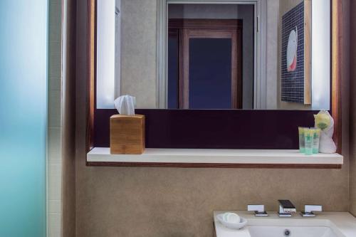 Imagen de la habitación del Hotel Hyatt Grand Central New York. Foto 11