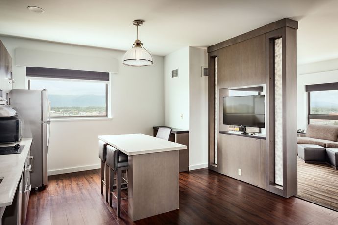 Imagen de la habitación del Hotel Hyatt House Anchorage. Foto 8