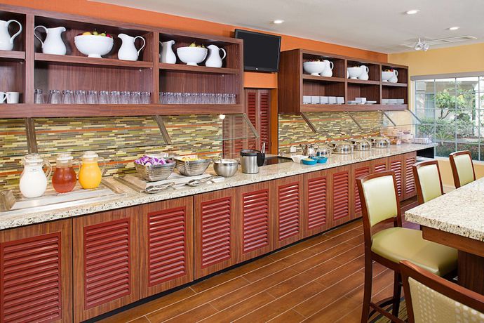 Imagen del bar/restaurante del Hotel Hyatt House Belmont/redwood Shores. Foto 3