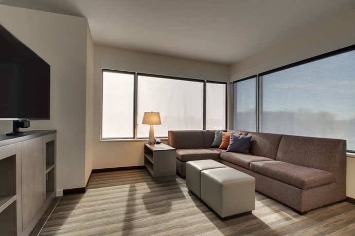 Imagen de la habitación del Hotel Hyatt House Chicago Oak Brook. Foto 3
