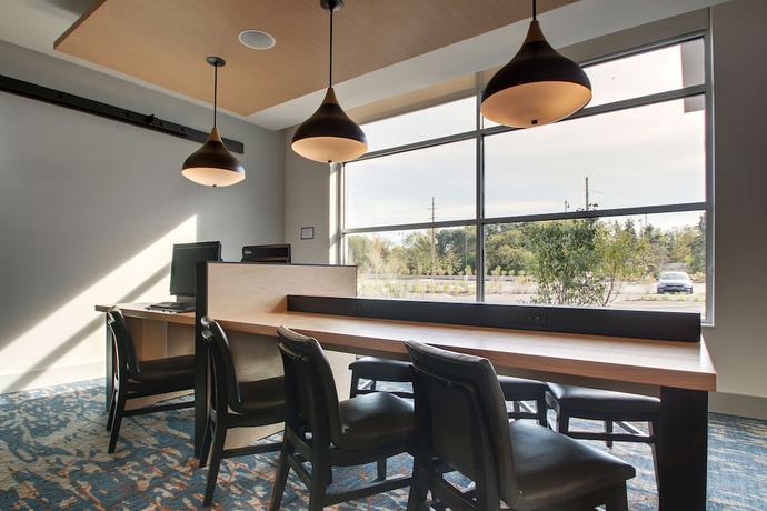 Imagen de los interiores del Hotel Hyatt House Chicago Oak Brook. Foto 15