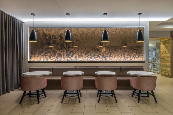 Imagen de los interiores del Hotel Hyatt House Denver Downtown. Foto 16