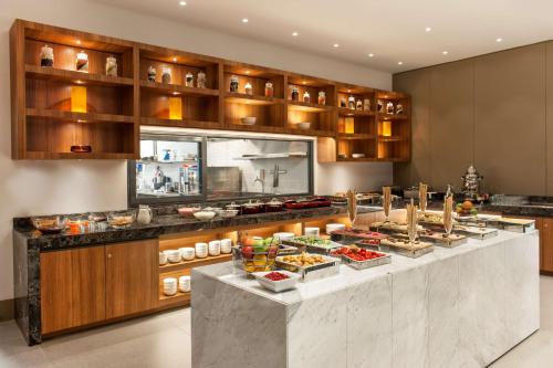 Imagen del bar/restaurante del Hotel Hyatt House Gebze. Foto 12