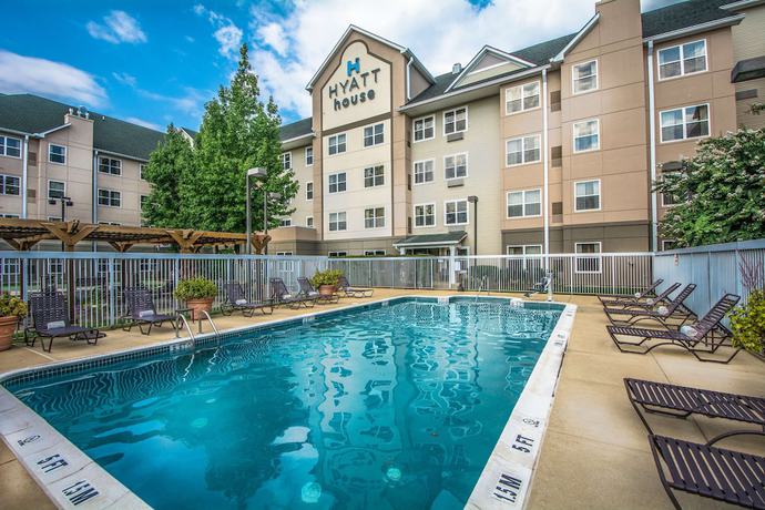 Imagen de la piscina del Hotel Hyatt House Herndon/Reston. Foto 20