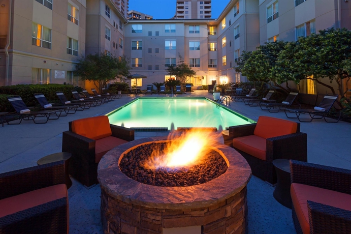 Imagen de la piscina del Hotel Hyatt House Houston/galleria. Foto 16