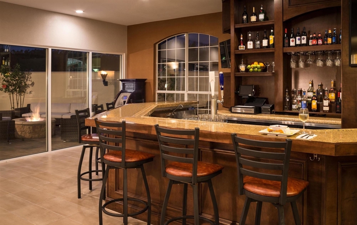 Imagen del bar/restaurante del Hotel Hyatt House Houston-west/energy Corridor. Foto 4
