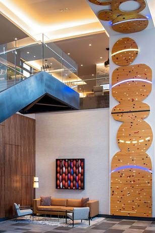 Imagen de los interiores del Hotel Hyatt House Indianapolis Downtown. Foto 16