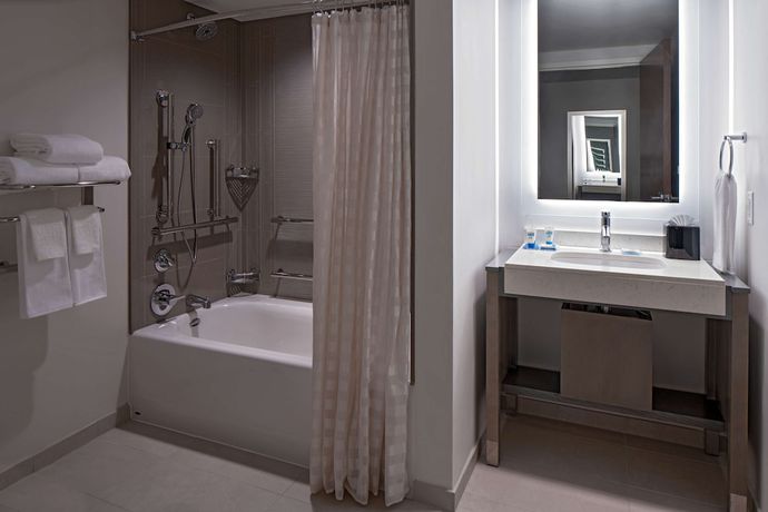 Imagen de la habitación del Hotel Hyatt House Indianapolis Downtown. Foto 8