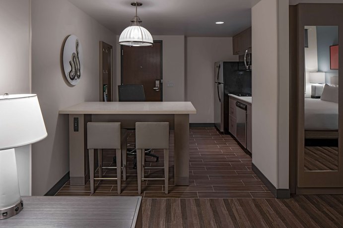 Imagen de la habitación del Hotel Hyatt House Indianapolis Downtown. Foto 14