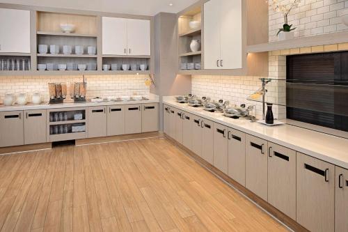 Imagen del bar/restaurante del Hotel Hyatt House Irvine/john Wayne Airport. Foto 3