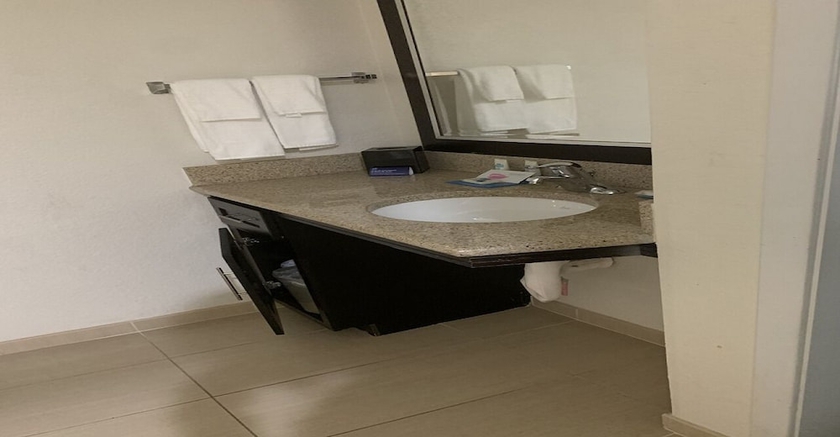 Imagen de la habitación del Hotel Hyatt House Los Angeles Lax/manhattan Beach. Foto 12