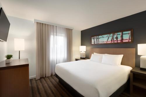 Imagen de la habitación del Hotel Hyatt House Miami Airport. Foto 2