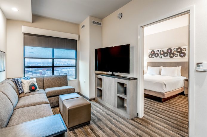 Imagen de la habitación del Hotel Hyatt House Nashville Downtown/convention Center. Foto 7