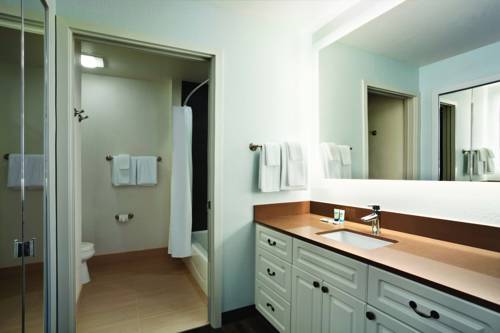 Imagen de la habitación del Hotel Hyatt House Pleasant Hill. Foto 11