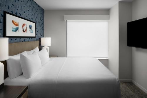 Imagen de la habitación del Hotel Hyatt House Raleigh Downtown/Seaboard Station. Foto 11