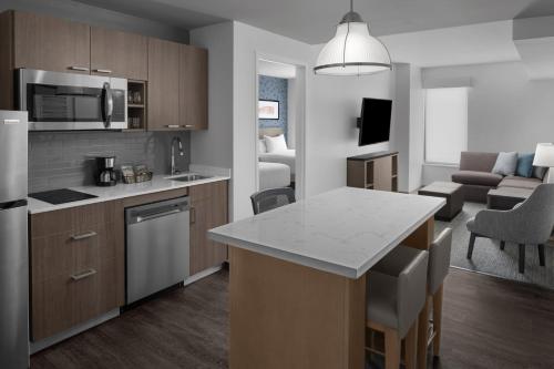 Imagen de la habitación del Hotel Hyatt House Raleigh Downtown/Seaboard Station. Foto 13