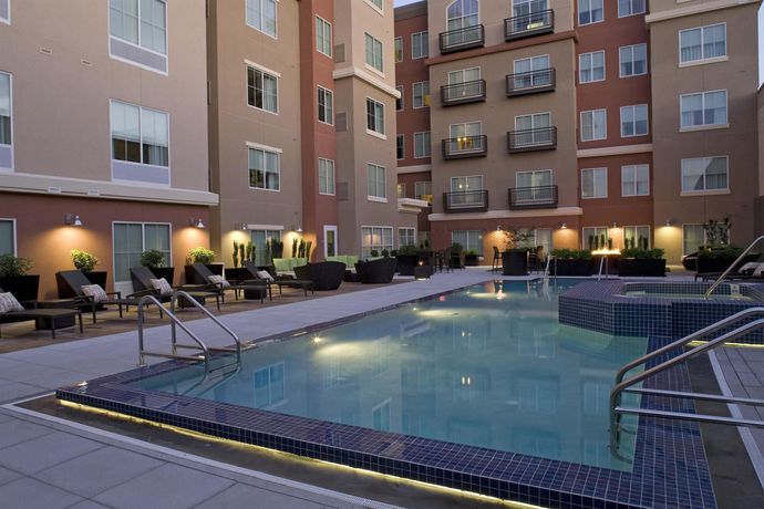 Imagen de la piscina del Hotel Hyatt House Richmond / Short Pump. Foto 16