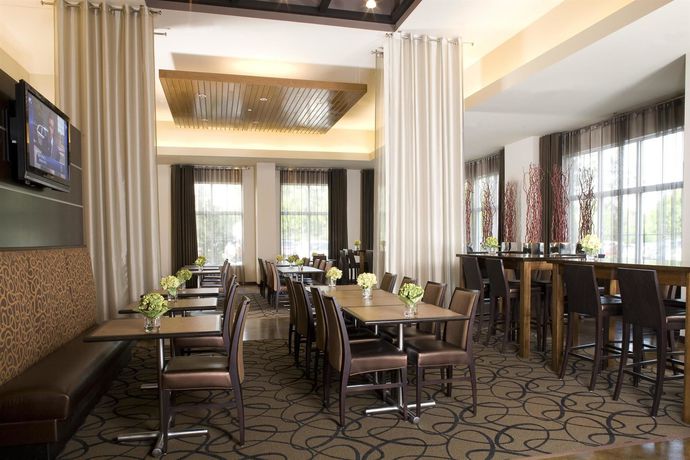 Imagen del bar/restaurante del Hotel Hyatt House Richmond / Short Pump. Foto 7