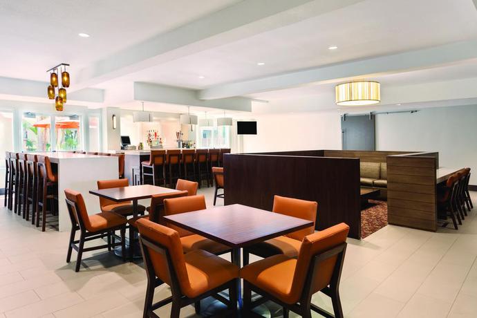 Imagen del bar/restaurante del Hotel Hyatt House San Diego/sorrento Mesa. Foto 4