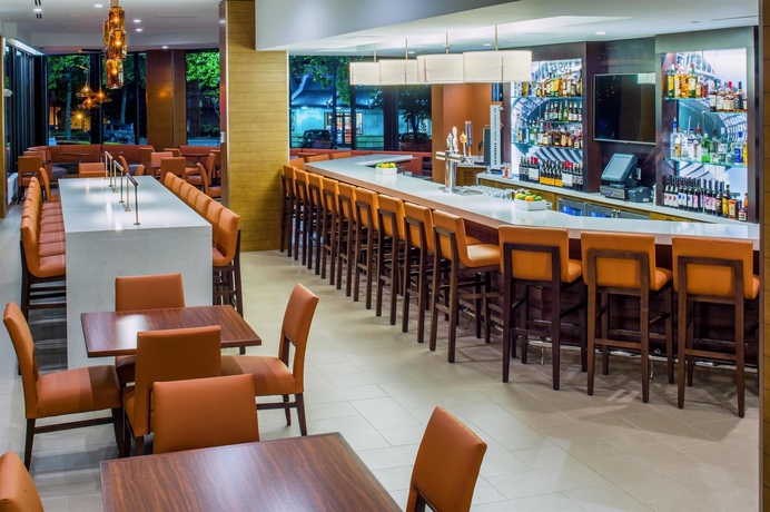Imagen del bar/restaurante del Hotel Hyatt House Seattle/downtown. Foto 4