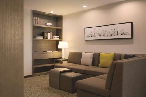 Imagen de la habitación del Hotel Hyatt House Shenzhen Airport. Foto 10