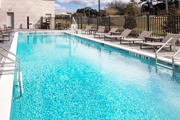 Imagen de la piscina del Hotel Hyatt House Tallahassee Capitol &ndash; University. Foto 20