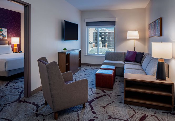 Imagen de la habitación del Hotel Hyatt House Tampa Downtown. Foto 3