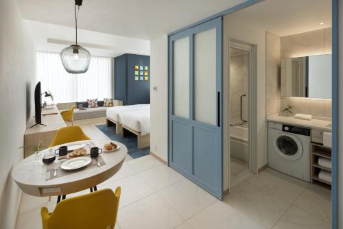 Imagen de la habitación del Hotel Hyatt House Tokyo Shibuya. Foto 14