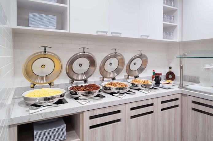 Imagen del bar/restaurante del Hotel Hyatt House White Plains. Foto 2