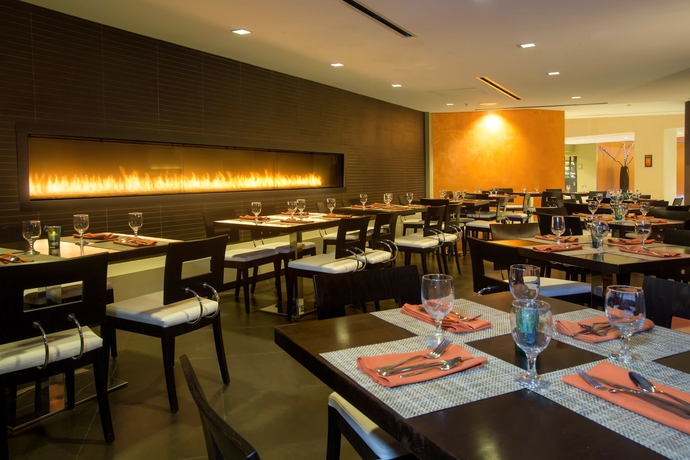 Imagen del bar/restaurante del Hotel Hyatt Palm Springs. Foto 3