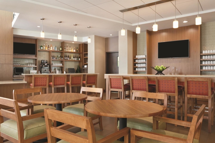 Imagen del bar/restaurante del Hotel Hyatt Place At Anaheim Resort/convention Center. Foto 3