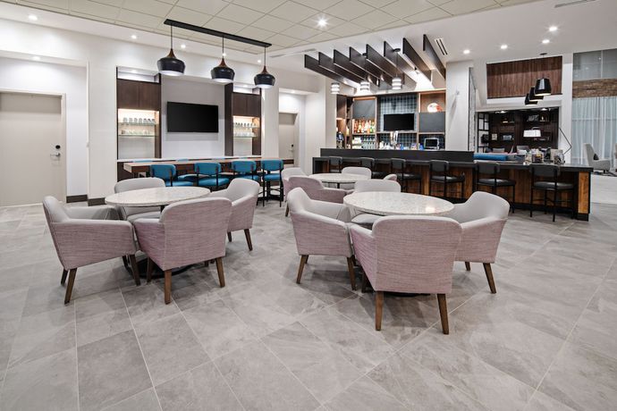 Imagen del bar/restaurante del Hotel Hyatt Place Bakersfield. Foto 2