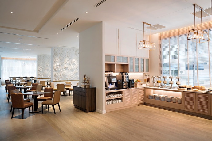 Imagen del bar/restaurante del Hotel Hyatt Place Bangkok Sukhumvit 24. Foto 3