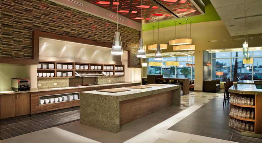 Imagen del bar/restaurante del Hotel Hyatt Place Bayamon. Foto 4