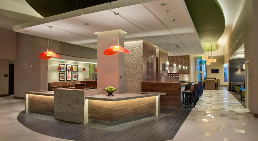 Imagen del bar/restaurante del Hotel Hyatt Place Bayamon. Foto 5