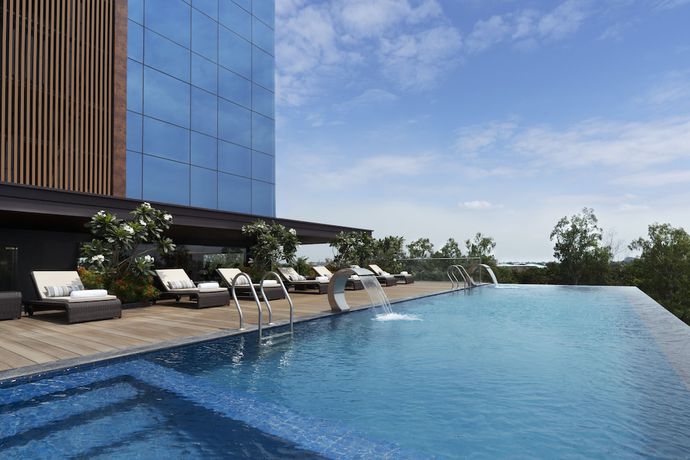 Imagen de la piscina del Hotel Hyatt Place Bharuch. Foto 20