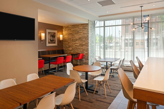 Imagen del bar/restaurante del Hotel Hyatt Place Bloomington. Foto 6