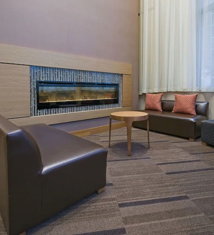 Imagen de los interiores del Hotel Hyatt Place Bloomington/normal. Foto 15