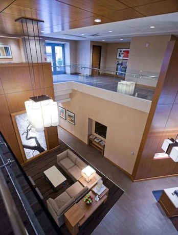 Imagen de los interiores del Hotel Hyatt Place Bloomington/normal. Foto 17