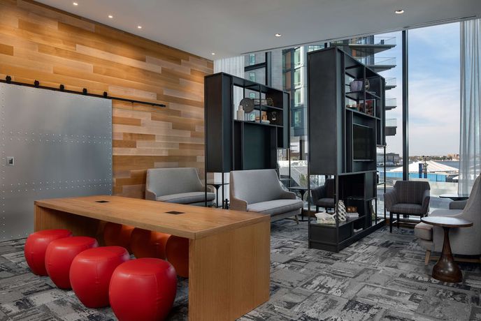Imagen de los interiores del Hotel Hyatt Place Boston/Seaport District. Foto 10