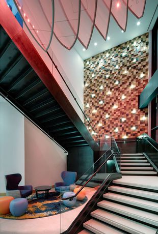 Imagen de los interiores del Hotel Hyatt Place Boston/Seaport District. Foto 14