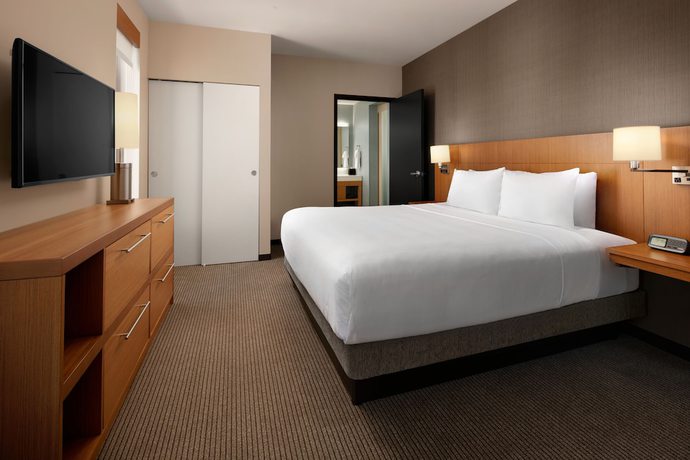Imagen de la habitación del Hotel Hyatt Place Calgary Airport. Foto 9