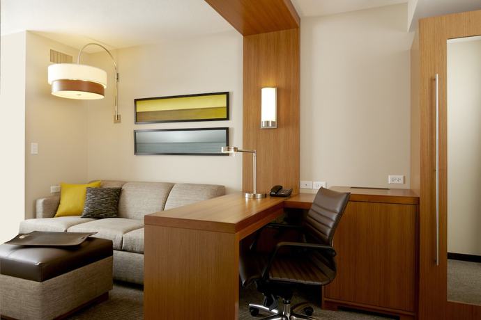 Imagen de la habitación del Hotel Hyatt Place Calgary Airport. Foto 11