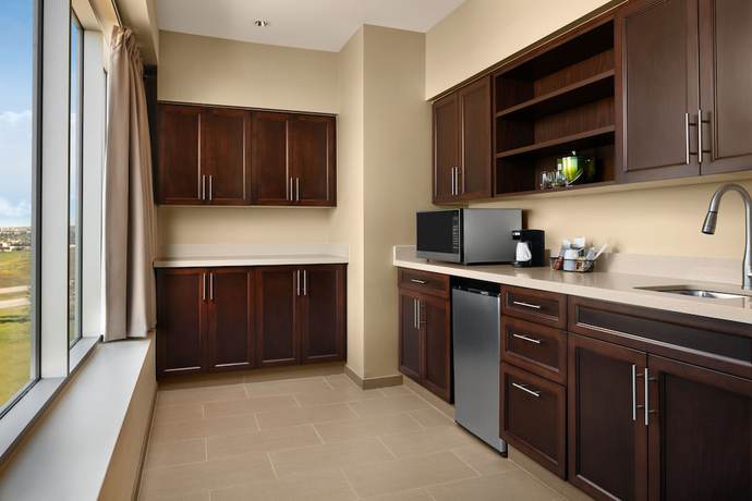 Imagen de la habitación del Hotel Hyatt Place Calgary Airport. Foto 14