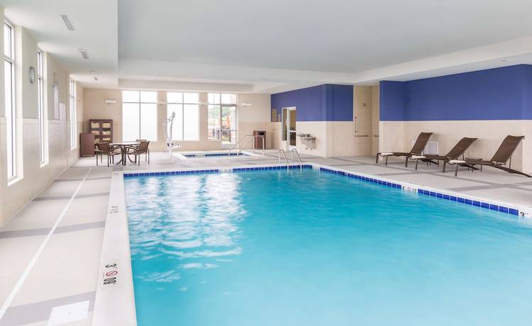Imagen de la piscina del Hotel Hyatt Place Canton. Foto 20
