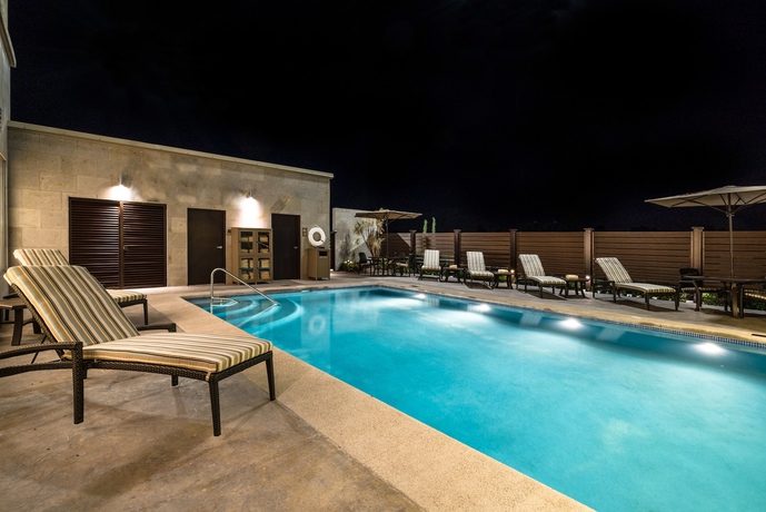 Imagen de la piscina del Hotel Hyatt Place Celaya. Foto 17