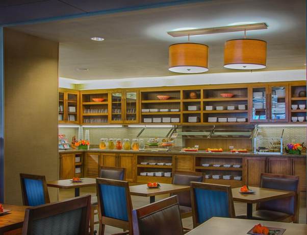 Imagen del bar/restaurante del Hotel Hyatt Place Charlotte Downtown. Foto 1